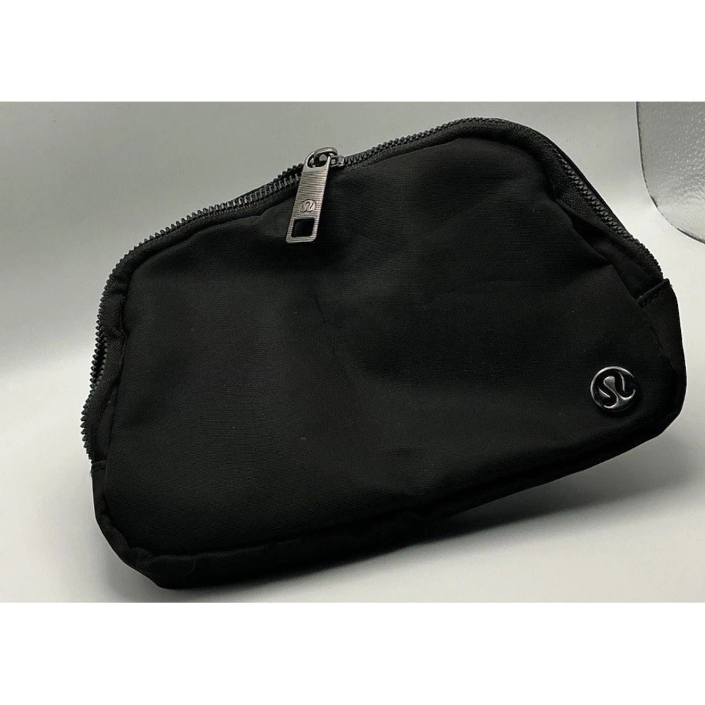Lululemon Everywhere Belt Bag Black Crossbody Waist Pack Adjustable Strap